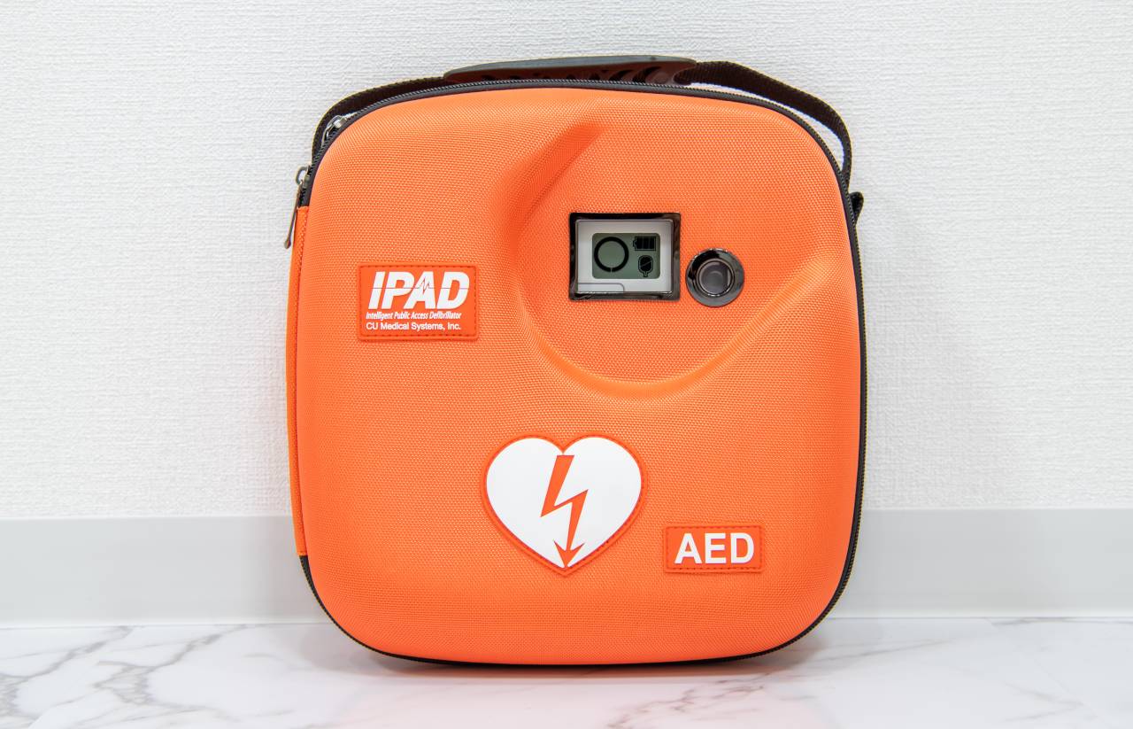 緊急対応設備 （AED・パルスオキシメーター・酸素ボンベ・血圧計）